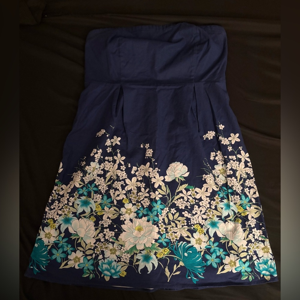 Women’s Old Navy Floral Bottom Strapless Dress EUC with elasticized back size 14